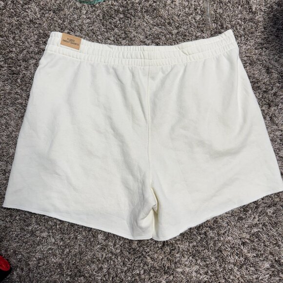 Victoria's Secret PINK Fleece Sweat Shorts New With Tags Size XXL Cream White - Picture 3 of 7